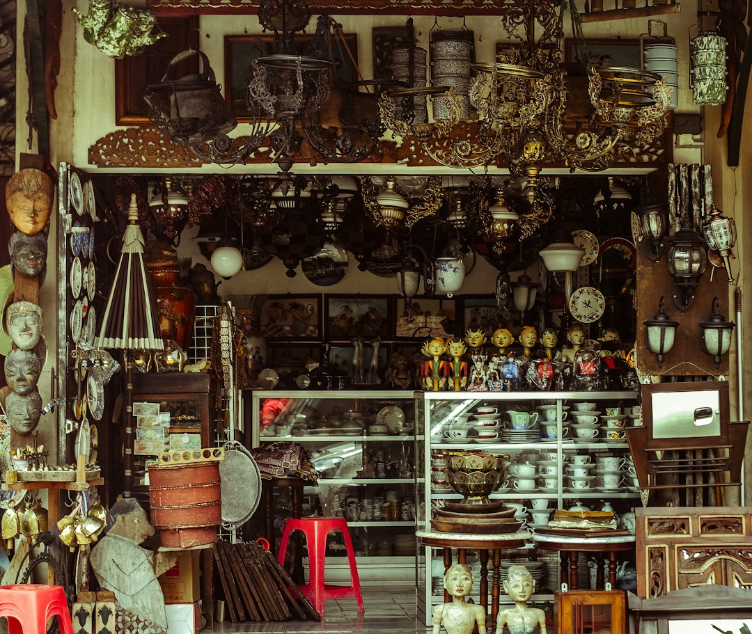 Antiquités et objets d’art – estimation à Saint-André-de-la-Roche